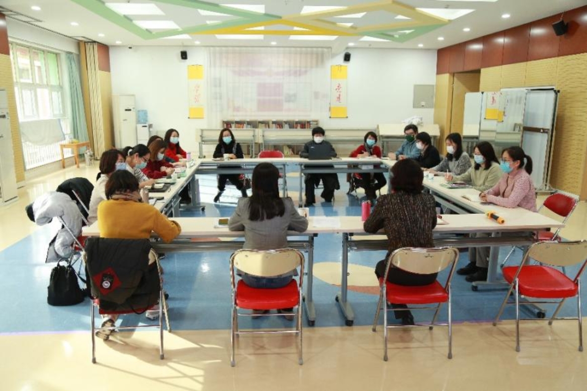 D:\照片影音资料\2021.1.12 家长在线座谈会-精选\2021.1.12 家长在线座谈会-精选\S60A3714.JPG