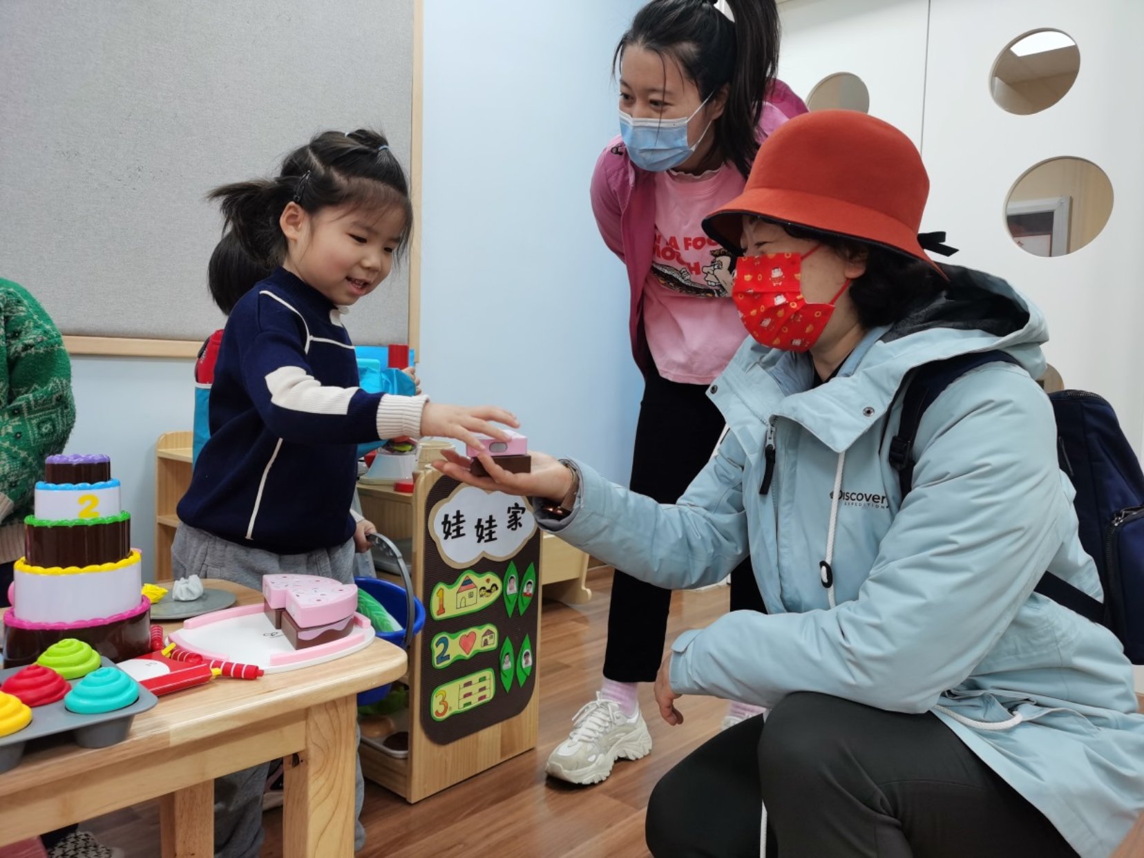 D:\mavis\行政文档\行政照片\2021年3月开学\20210303黄老师来明光园照片\20210303黄老师来明光园7.jpg