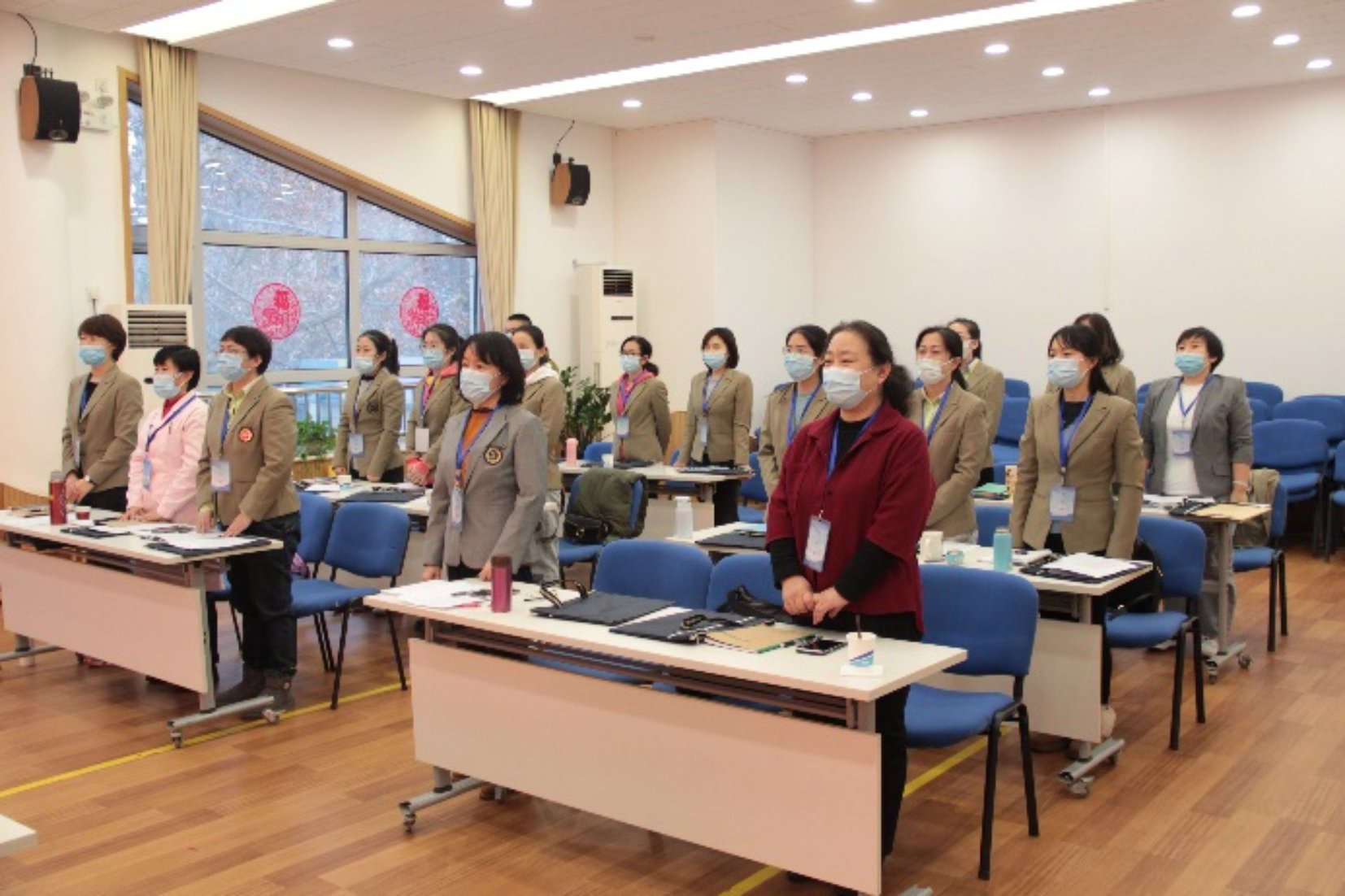 D:\2.幼儿园照片\2020年照片\2020.12.18四届一次教代会及换届选举\2020.12.18四届一次教代会及换届选举--新闻照片\望京分会场教代会\09.JPG